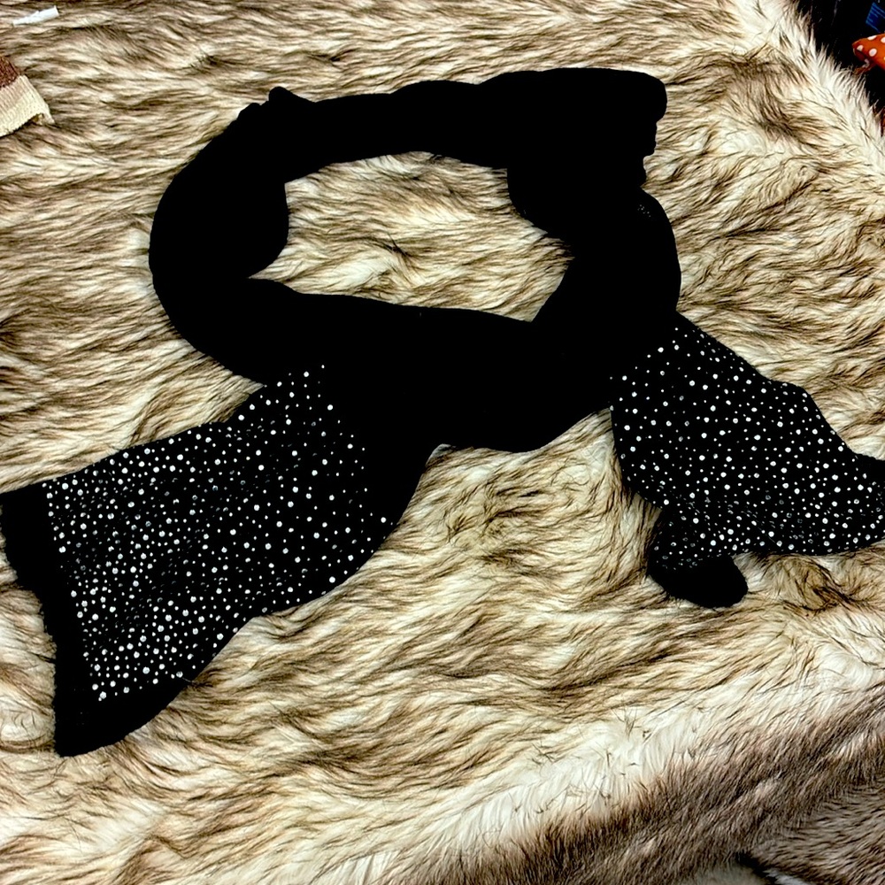New clear creek scarf!  Never worn!